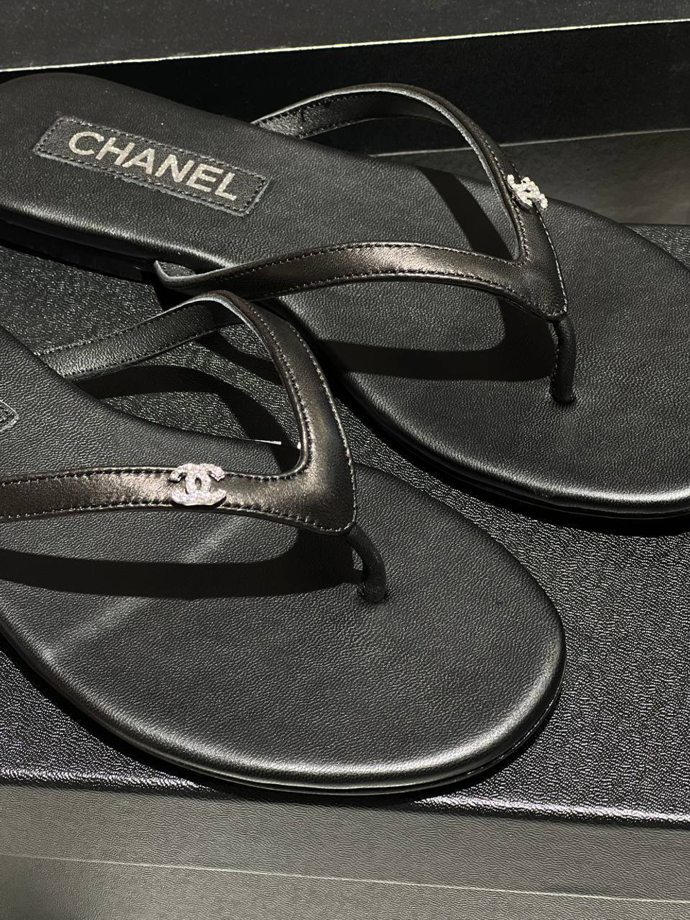 Шлепанцы CHANEL