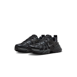 alt="Двухслойная пенная подошва и прозрачные пластиковые акценты на Nike V2K Run Black"