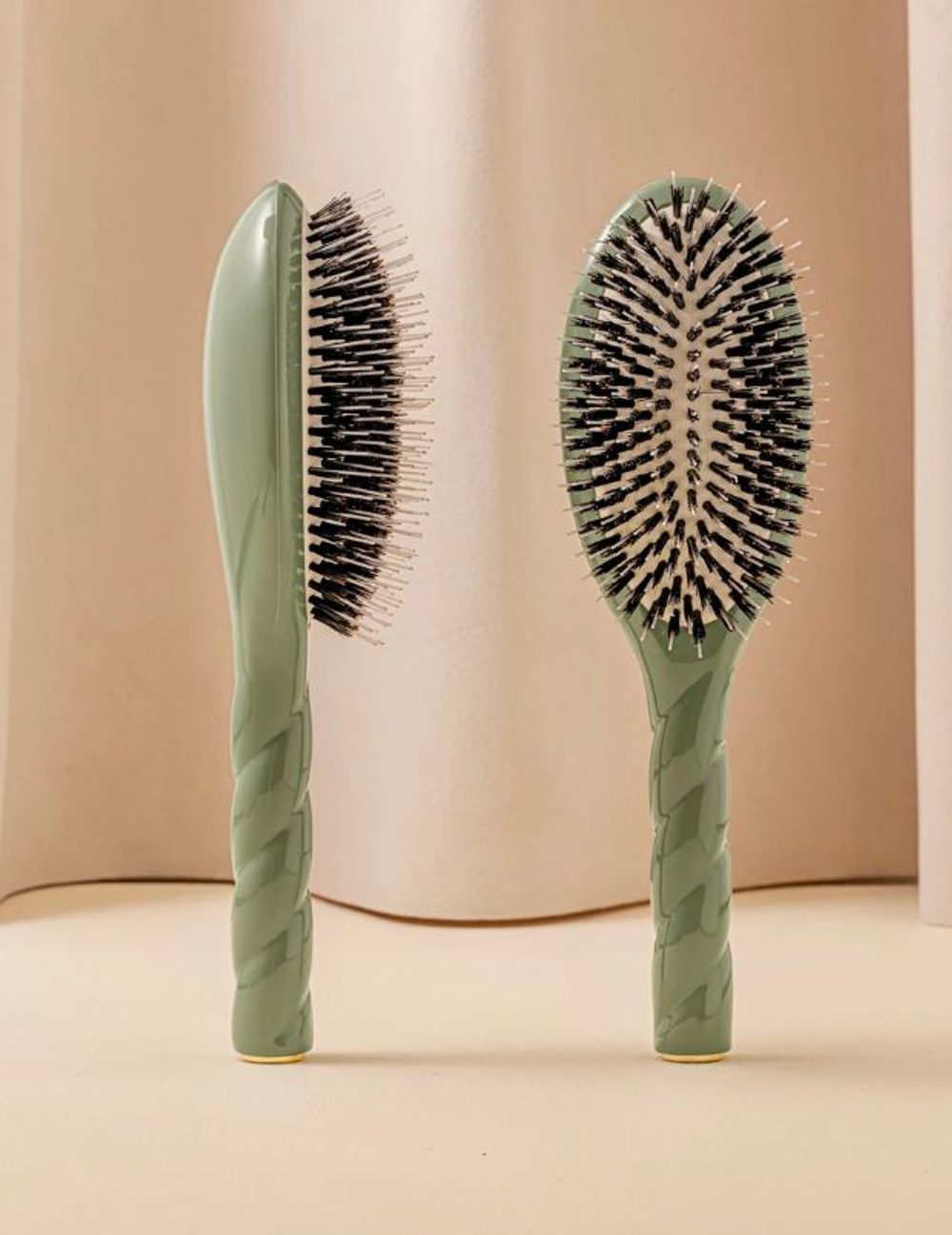 La Bonne Brosse Массажная расческа для волос N 02 Essential Detangling Brush - Emerald Green