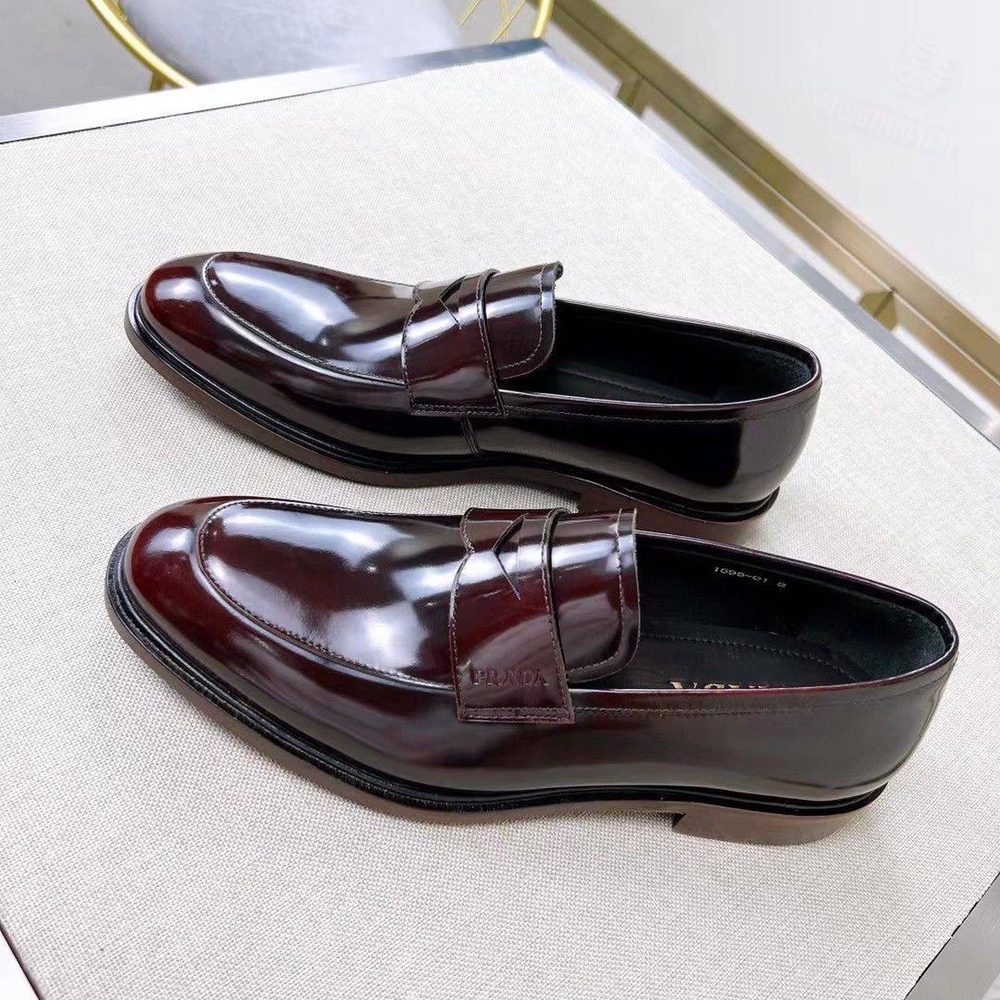 Лоферы Prada