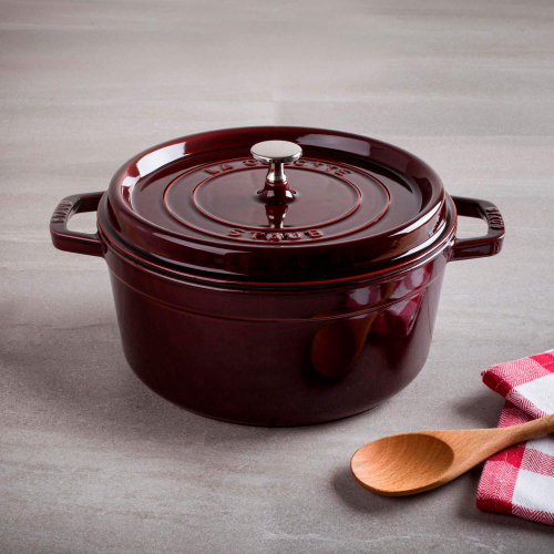 Кокот Staub, чугунный, круглый, объем 2.2 л, диаметр 20 см, гранатовый