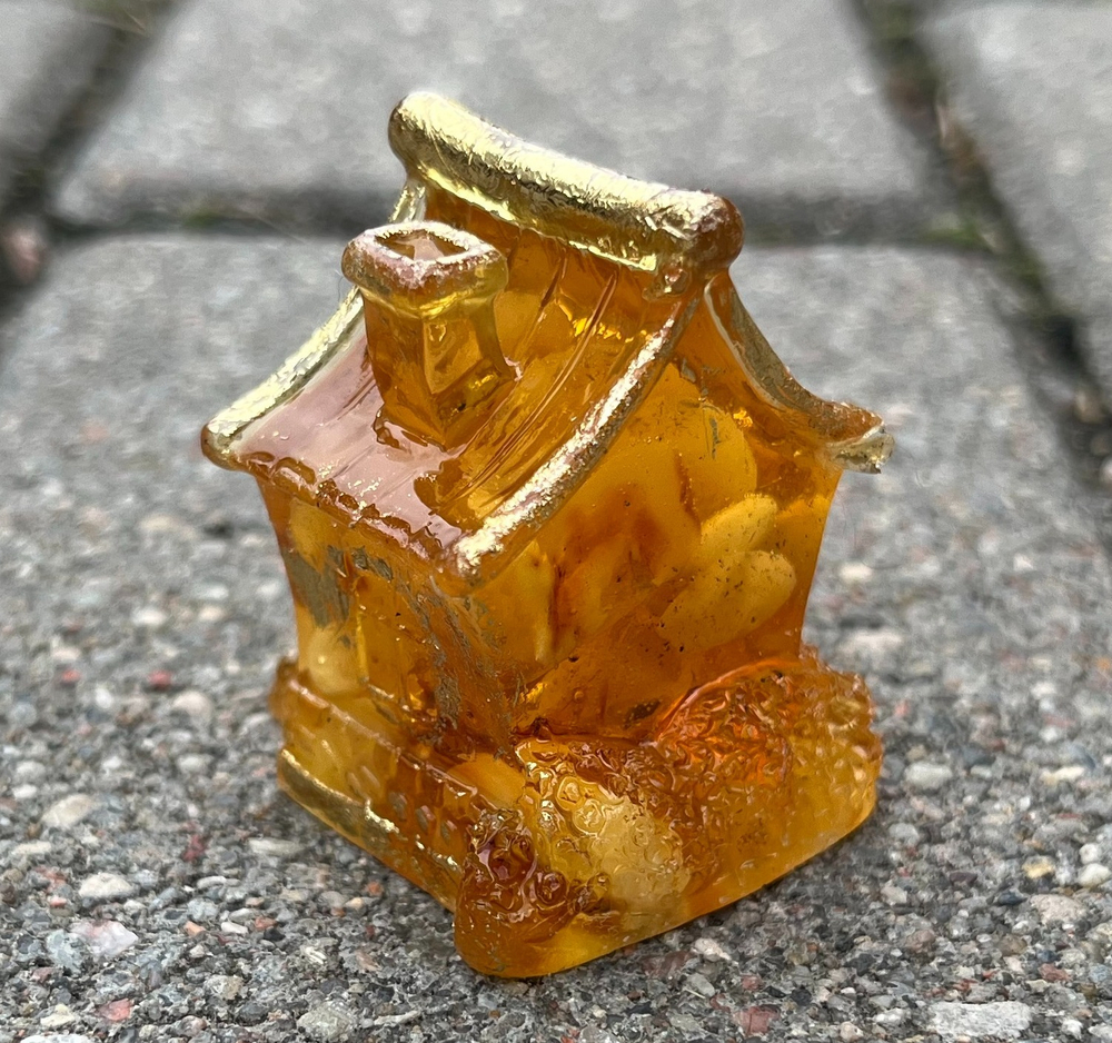 Домик с лесенкой