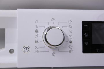 Пластик стиральной машины Whirlpool FWSD81283WCV RU