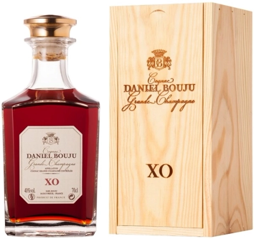 Коньяк Daniel Bouju XO wooden box, 0.7 л