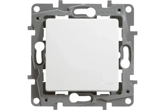 Выключатель Legrand Etika 1-клавишный IP44 проходной белый 30184