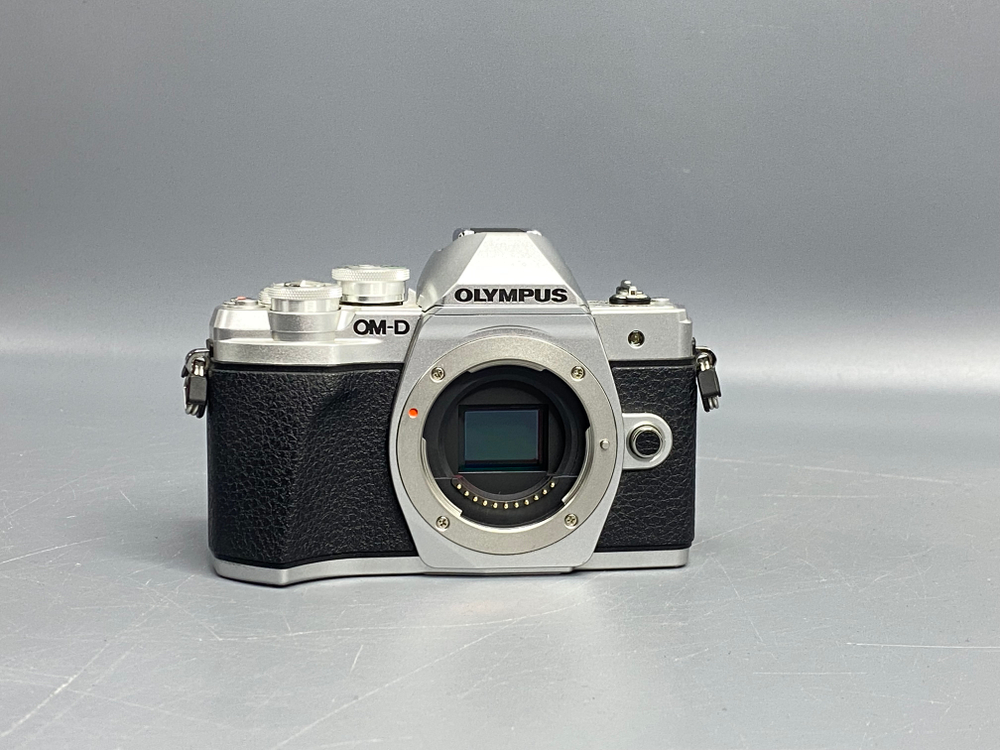 Olympus OM-D E-M10 Mark III 7.100 кадров