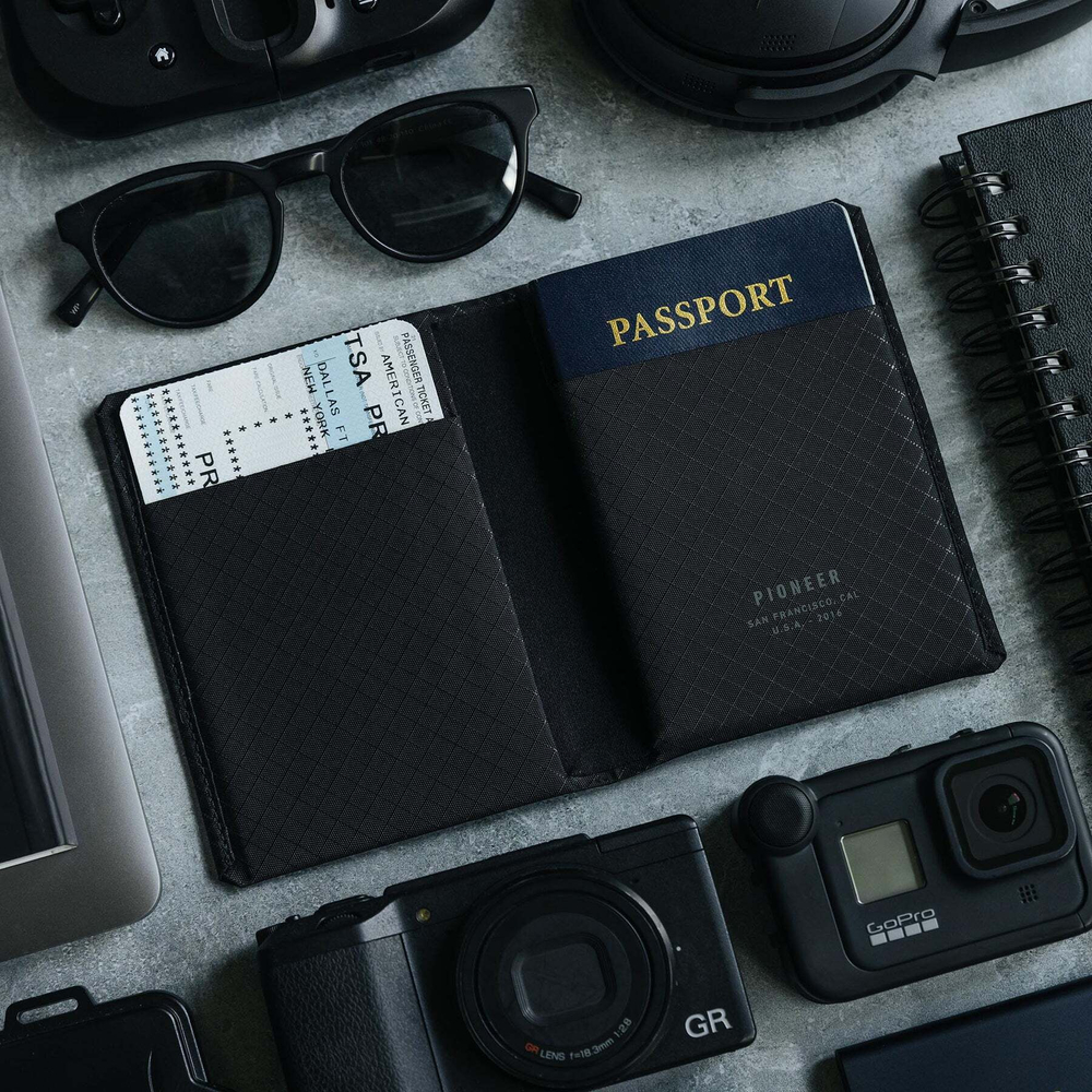 Кошелек Pioneer Passport Wallet