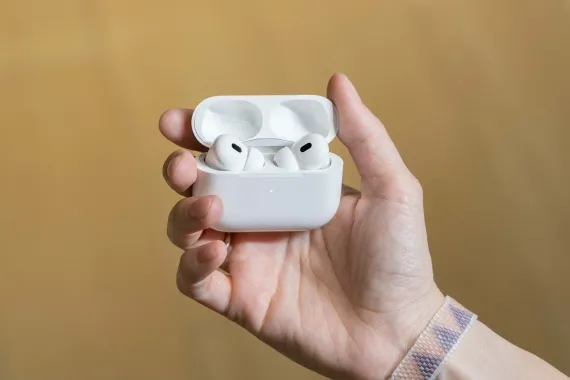 Apple AirPods Pro 2 USB-C Matte White