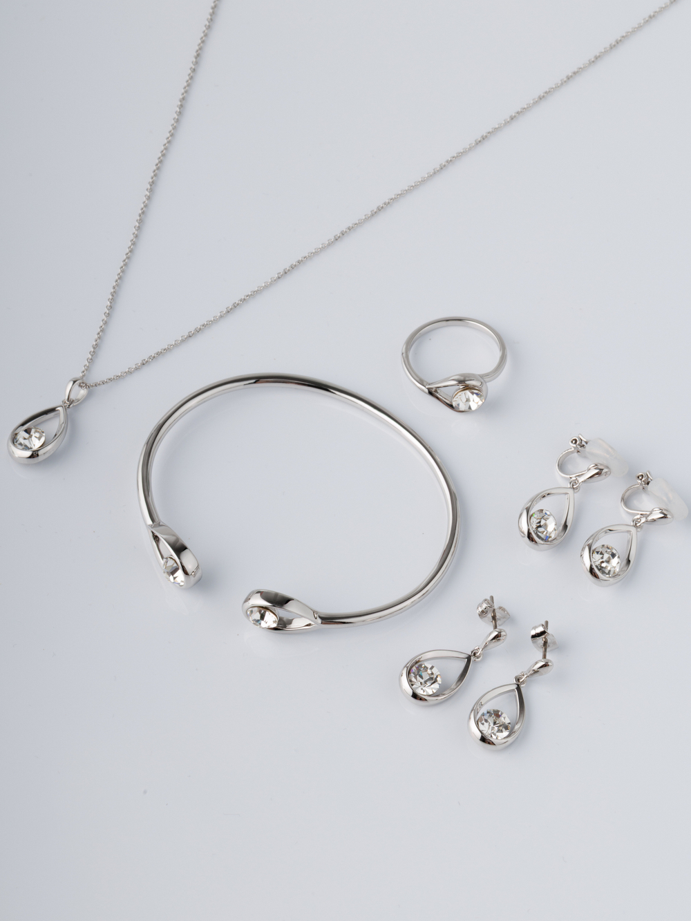 Кольцо Белла с белым кристаллом Swarovski в родии