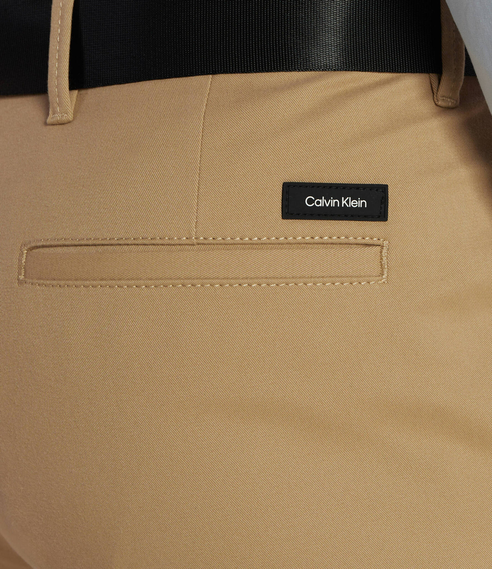 Чиносы + пояс MODERN TWILL Calvin Klein - светло-коричневый(K10K110979)