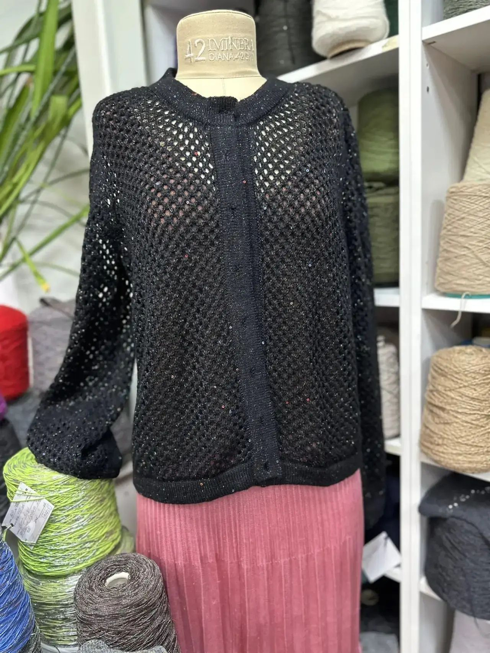 STARPAILLETS - Luxury Selection by Ri.Go; 55% кидмохер, 25% меринос, 20% п/а; 700м/100гр; col. 251, цвет: бордовый, люрекс лунный сиреневый, пайетки разноцветные