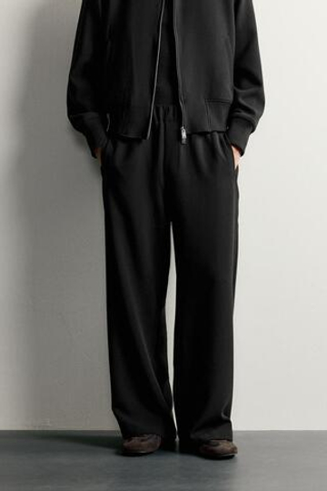 ZARA СТРУЯЩИЕСЯ БРЮКИ WIDE FIT, ЧЕРНЫЙ