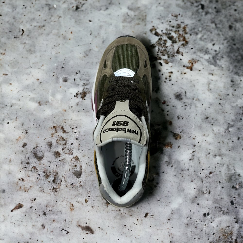 New Balance 991 • Green
