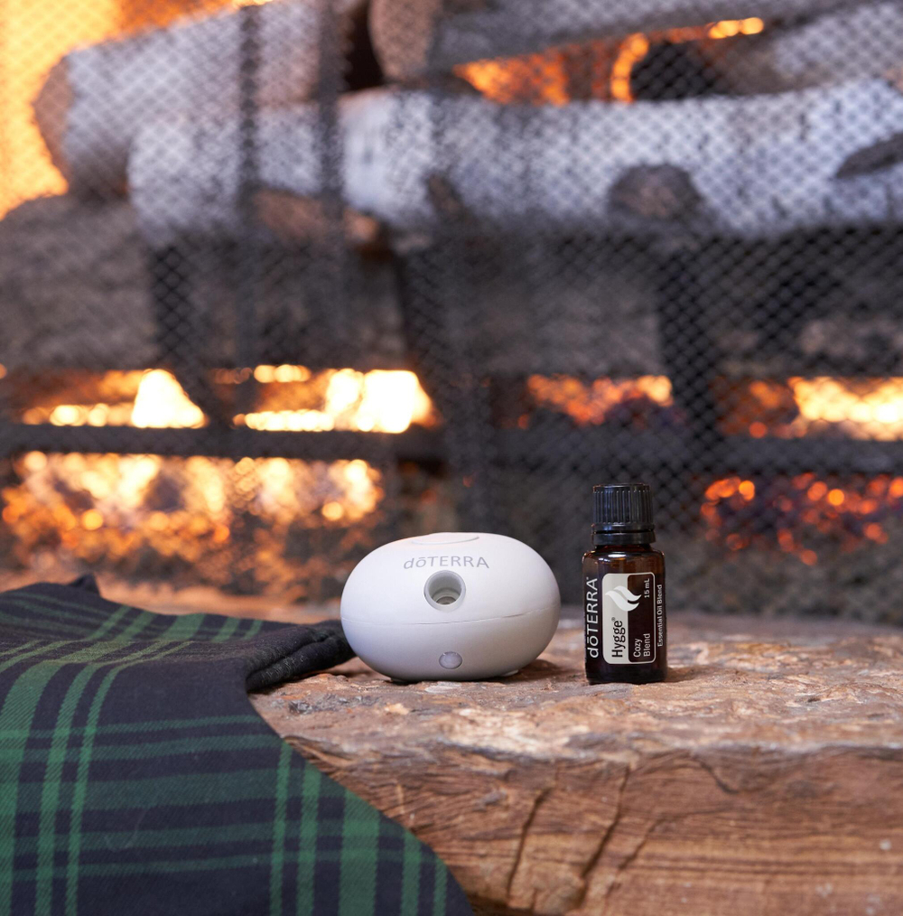 Набор dōTERRA портативный диффузор Bubble с датчиком движения и смесь Hygge, 15 мл