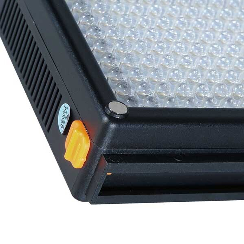 Осветитель LED BOX 209 накамерный светодиодный