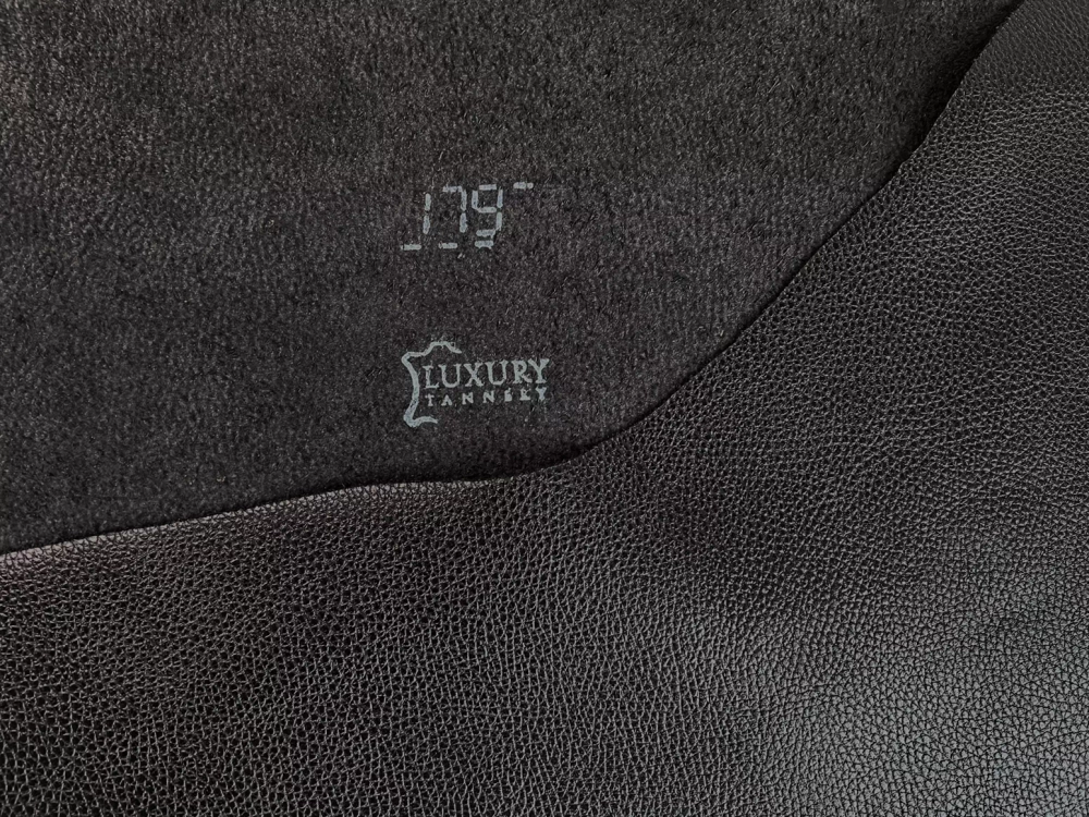 Черная кожа Luxury Tannery Black для сумок