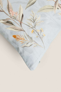 ZARA HOME ЧЕХОЛ ДЛЯ ДЕКОРАТИВНОЙ ПОДУШКИ С ЦВЕТОЧНЫМ УЗОРОМ, ГОЛУБОЙ