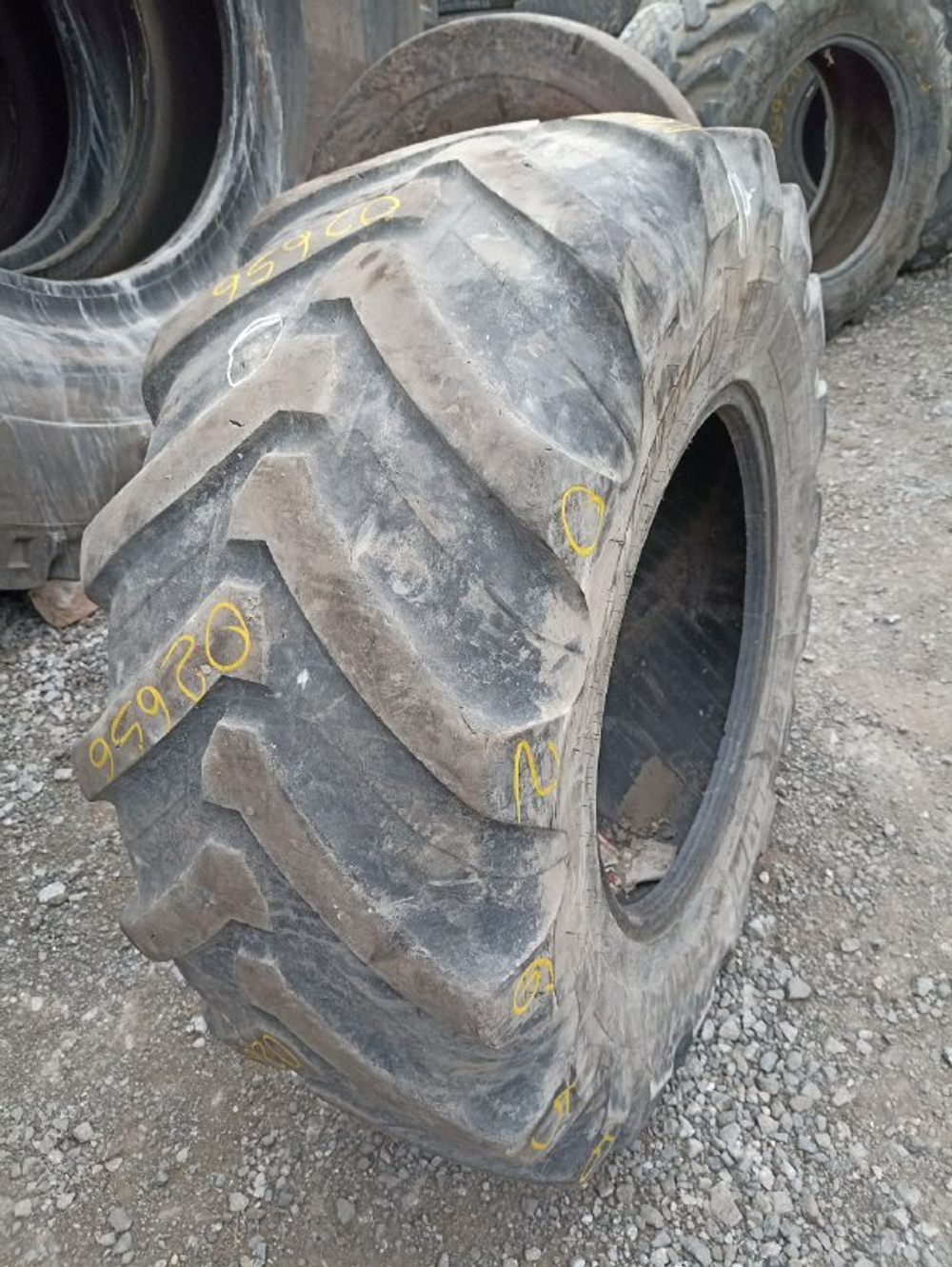 460/70R24 (17.5LR24) Michelin XMCL шина б/у