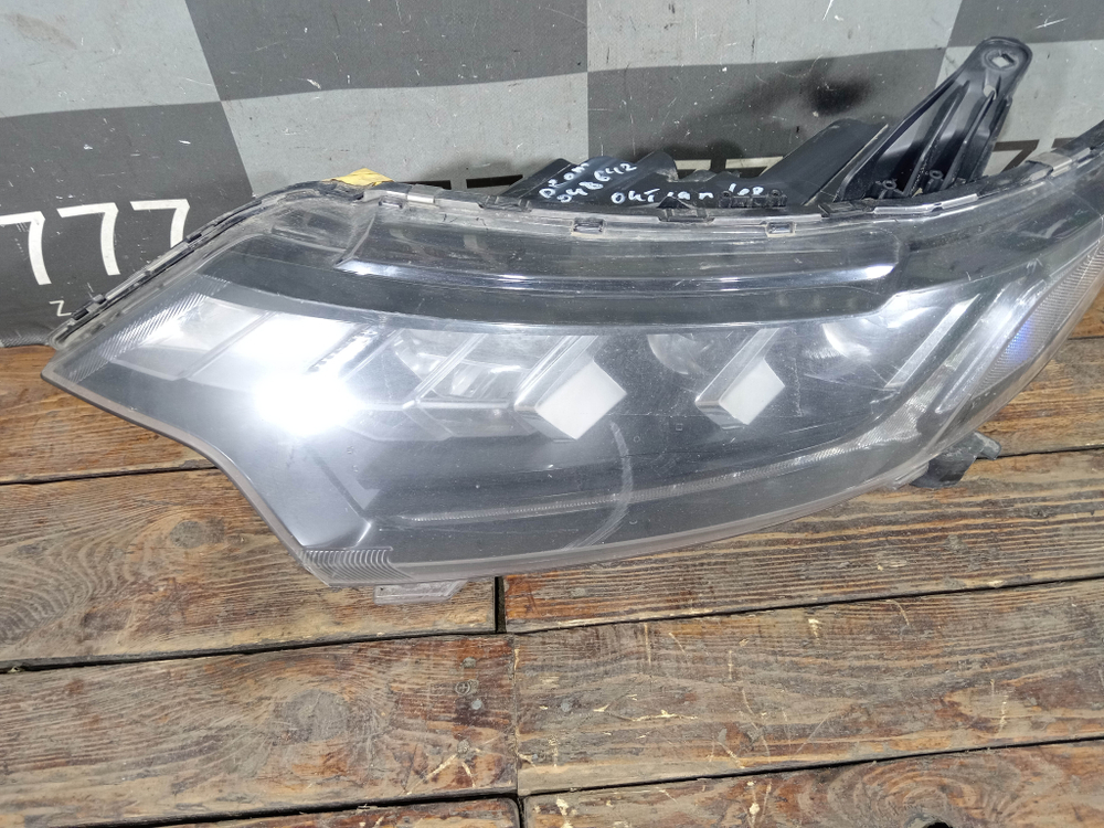 Фара левая LED Mitsubishi Outlander 3 18-нв Б/У Оригинал 8301D331