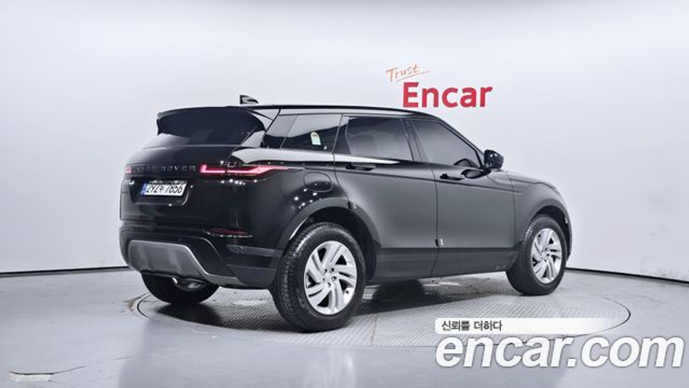Land Rover Range Rover Evoque P250 S — 2024