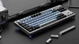 Wuque ZOOM TKL DYNA GT Silver на современном рабочем столе
