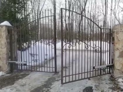 Ворота на въезде в Юго-Восточную часть «Романовского Парка» отремонтированы