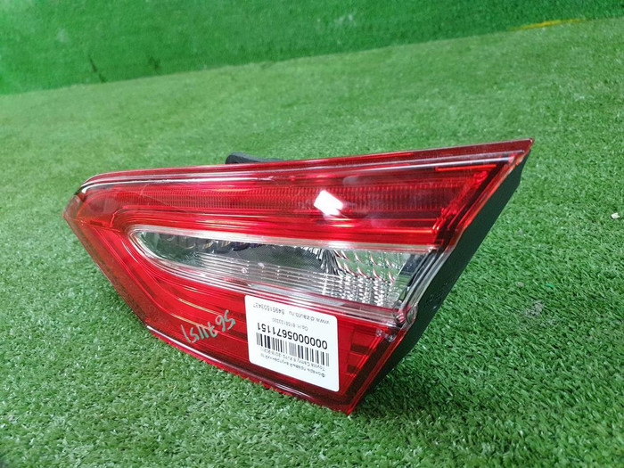 Фонарь правый внут Toyota Camry xv70 17-нв галоген
