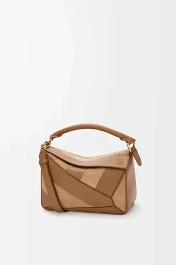 Loewe Маленькая сумка Puzzle из классической телячьей кожи и замши, светло-коричневый