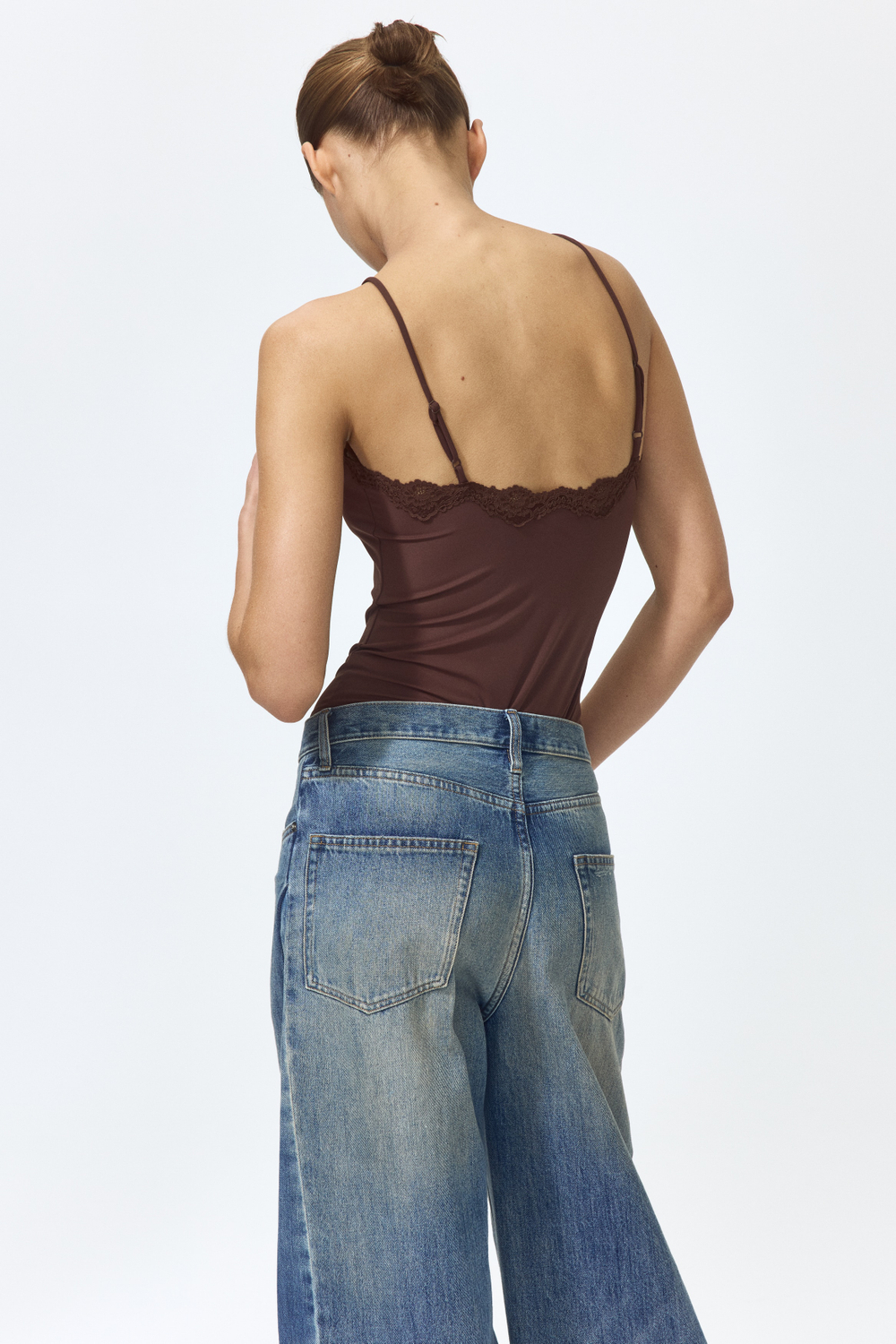 Боди на бретелях с кружевной лентой - H&M