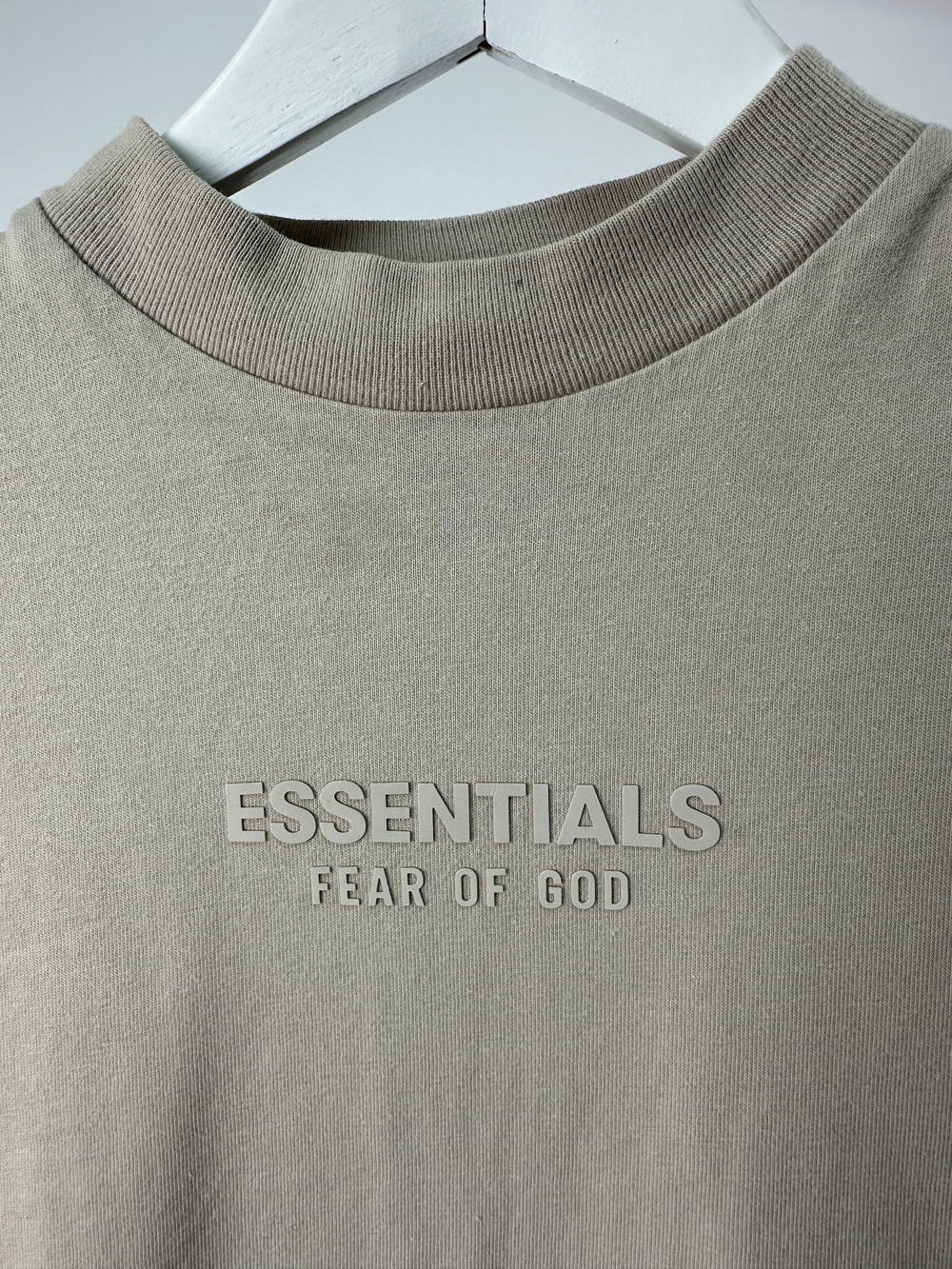 Футболка Essentials
