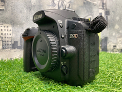 Nikon D90 14.000 кадров