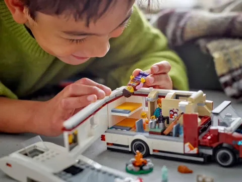 Конструктор LEGO City 60454 Туристический фургон для отдыха и приключений