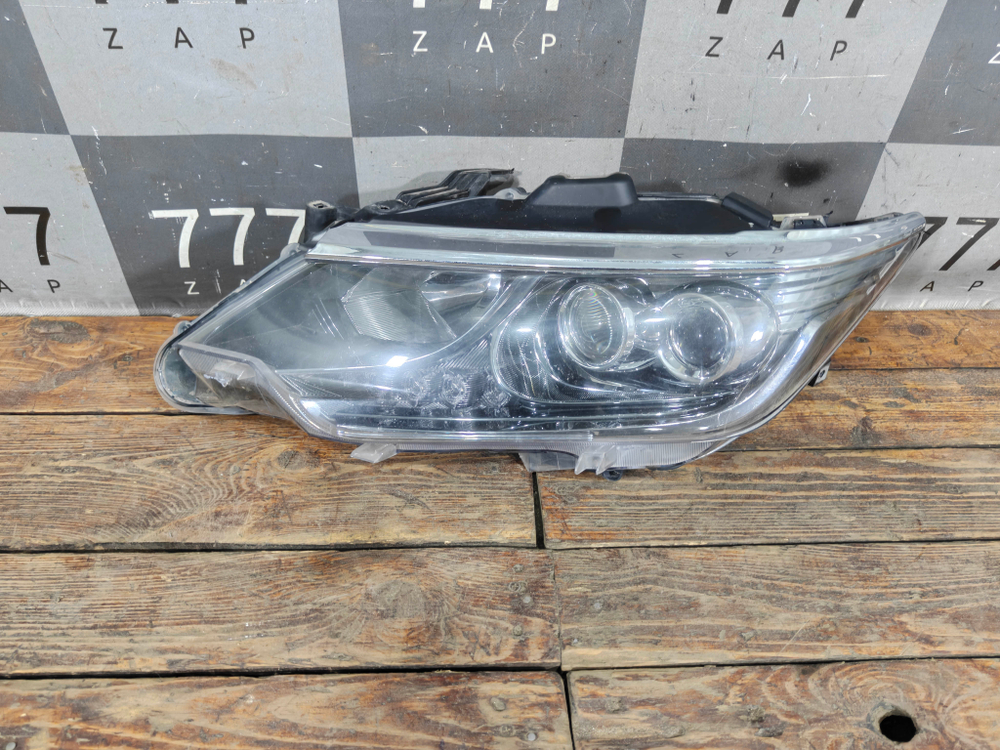 Фара левая Toyota Camry (XV50) 17-18 Аналог Б/У 8118533G40