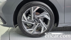 Hyundai AVANTE 1.6 — 2025