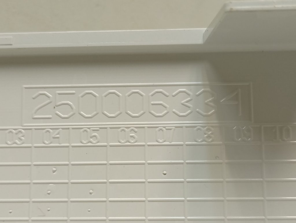 WMSG7105 кт46 Декоративная нижняя панель для стиральной машины Hotpoint-Ariston 25006334 б/у