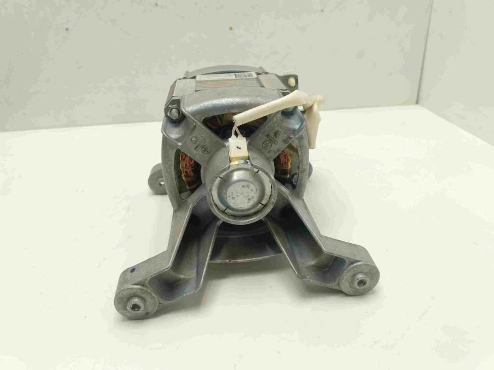 LS60840L кт224 Двигатель 5 контактов для стиральной машины AEG LS60840L б/у