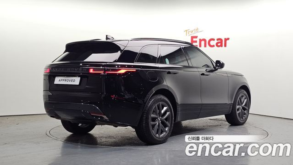 Land Rover Range Rover Velar 2.0 P400E Dynamic SE — 2024