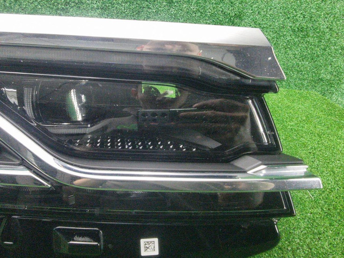 Фара правая VW Touareg 3 (2018-2023) LED