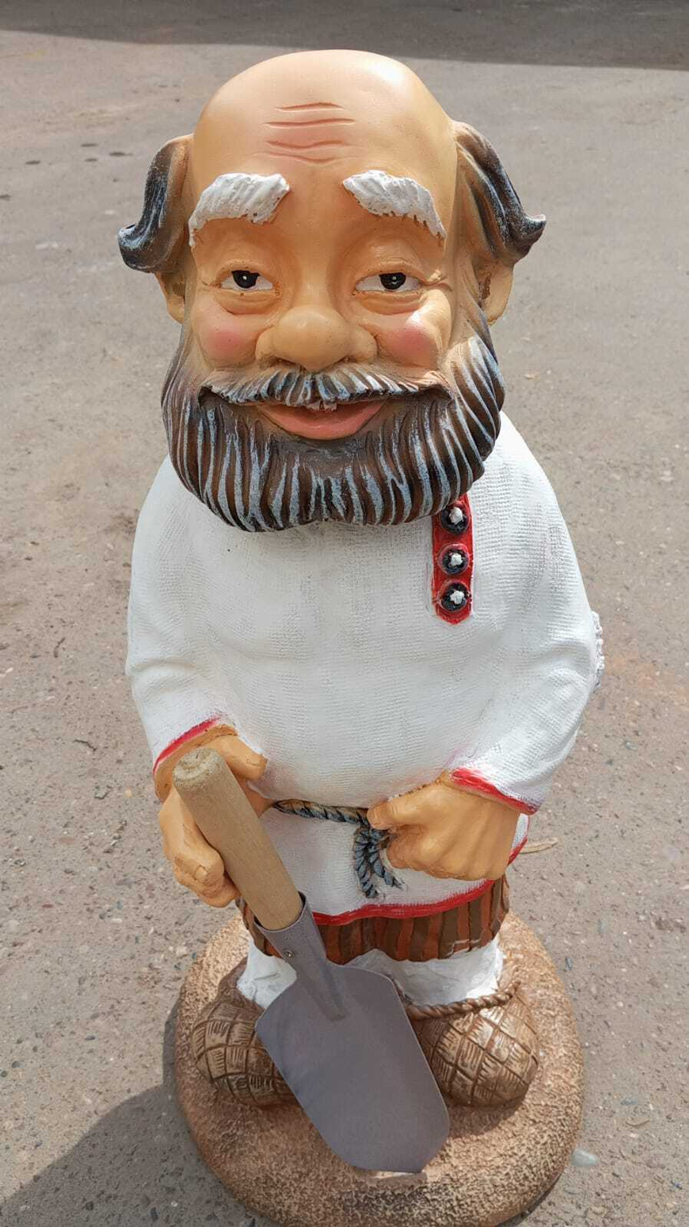 Дед с лопатой (F1335)