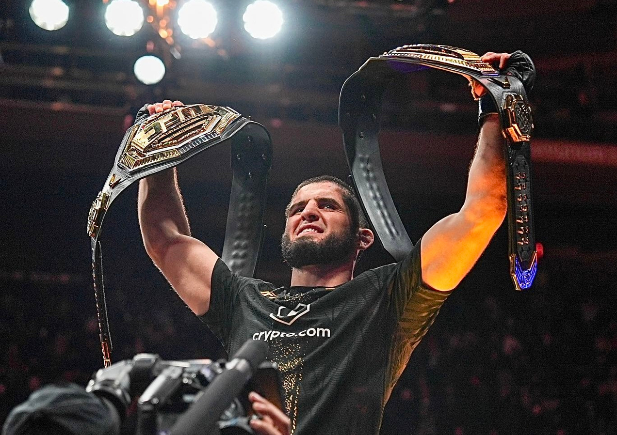 Официально: Ислам Махачев проведёт защиту титула против Иана Гарри на UFC 330