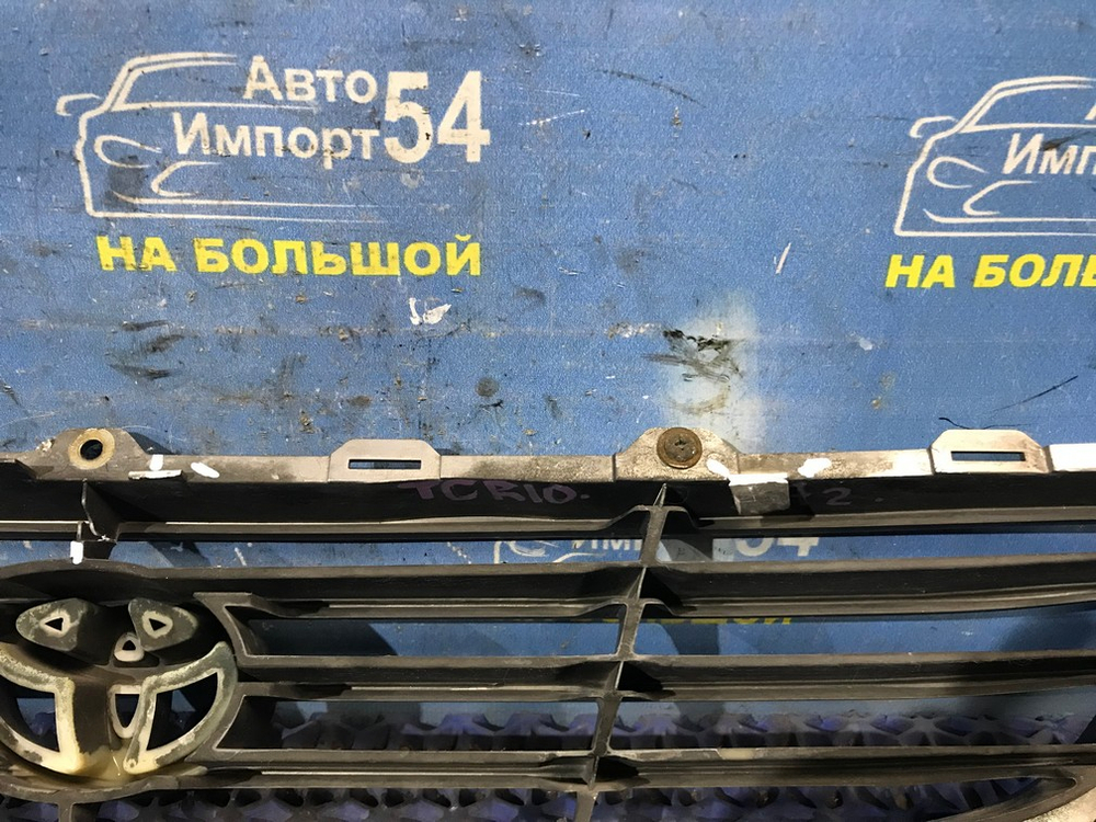 Решетка радиатора TOYOTA ESTIMA 1998