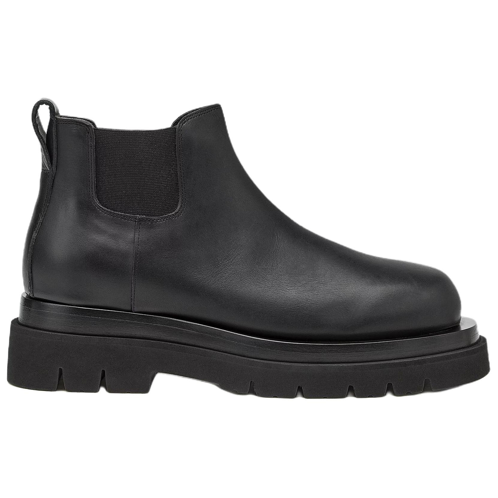 Bottega Veneta Lug Chelsea Ankle Length Chelsea Boots Women"s Black