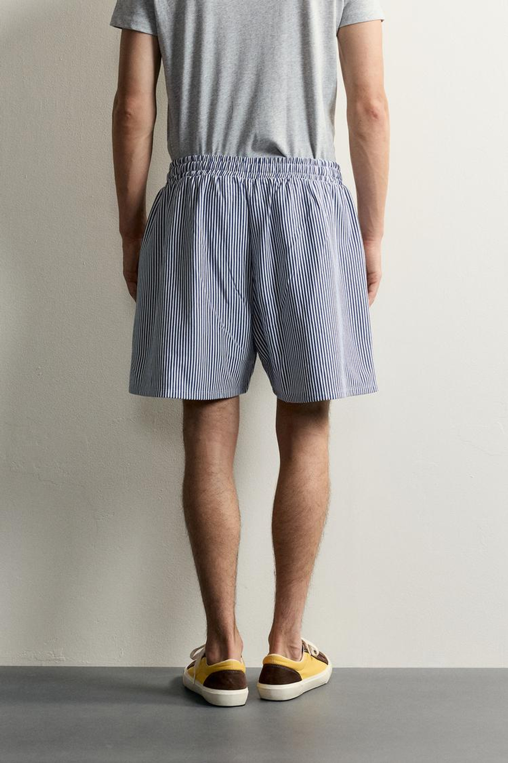 ZARA ШОРТЫ RELAXED FIT В ПОЛОСКУ С НАШИВКАМИ, СИНИЙ/БЕЛЫЙ
