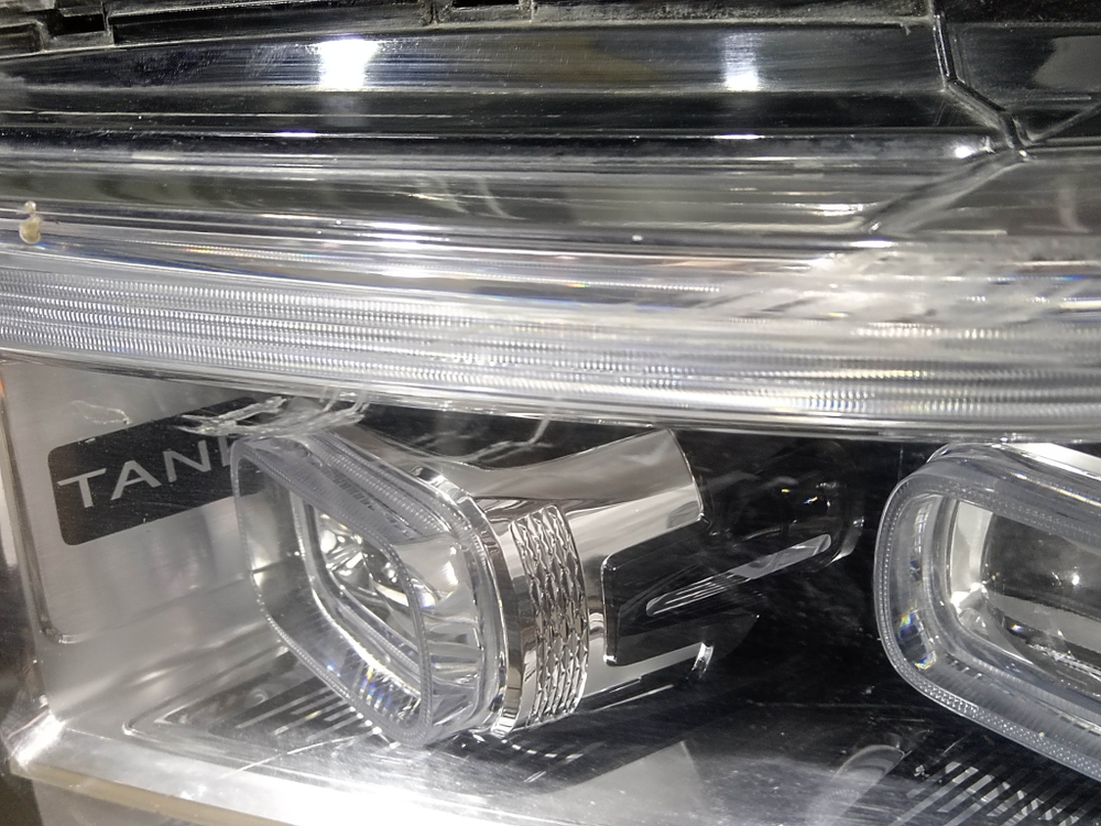 Фара левая LED Tank 500 21-нв Б/У Оригинал 4121104XKV3AA