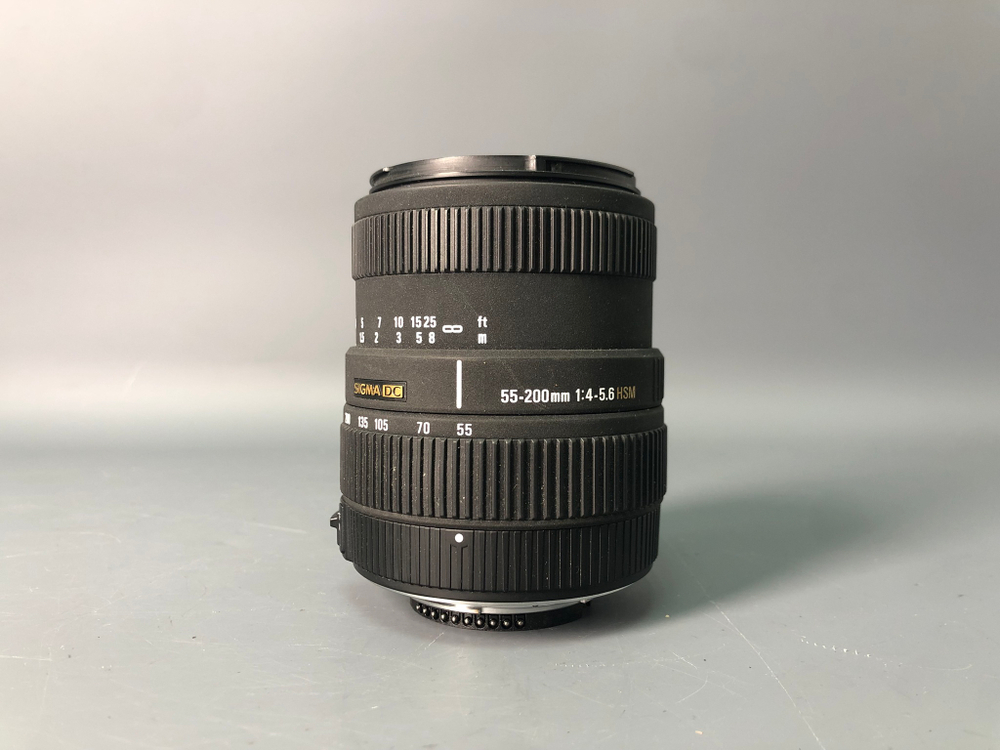 Sigma AF 55-200mm f/4-5.6 DC Nikon F