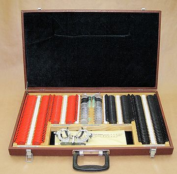 Набор пробных линз и призм средний с оправой пробной НС-277-01