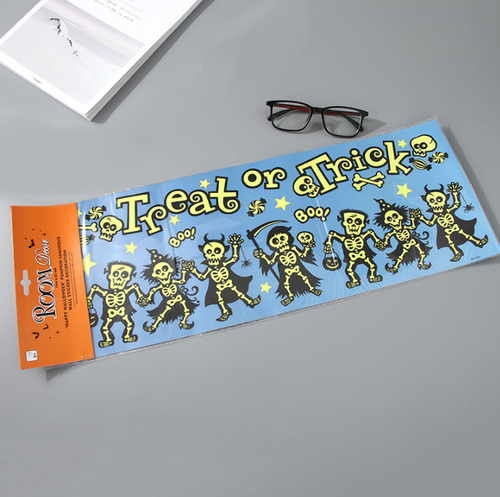 Наклейки светящиеся в темноте "TREAT OR TRICK"