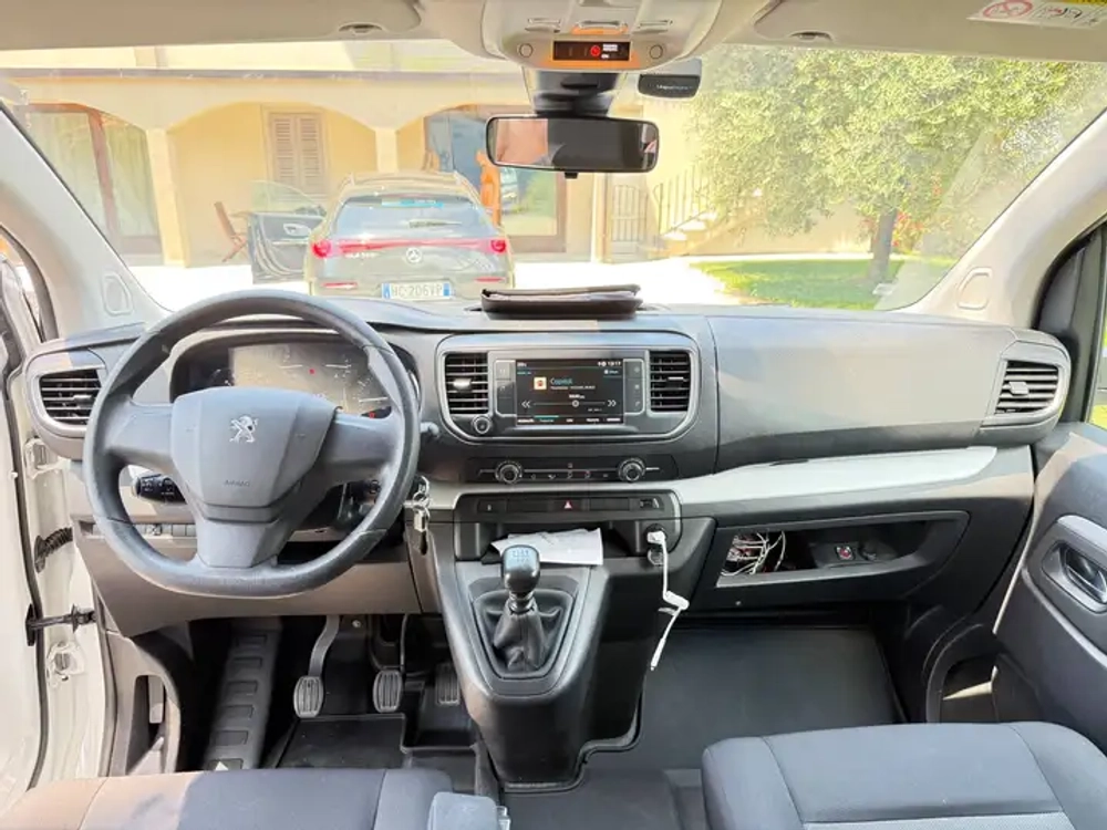 Peugeot Traveller M1 Standard Active