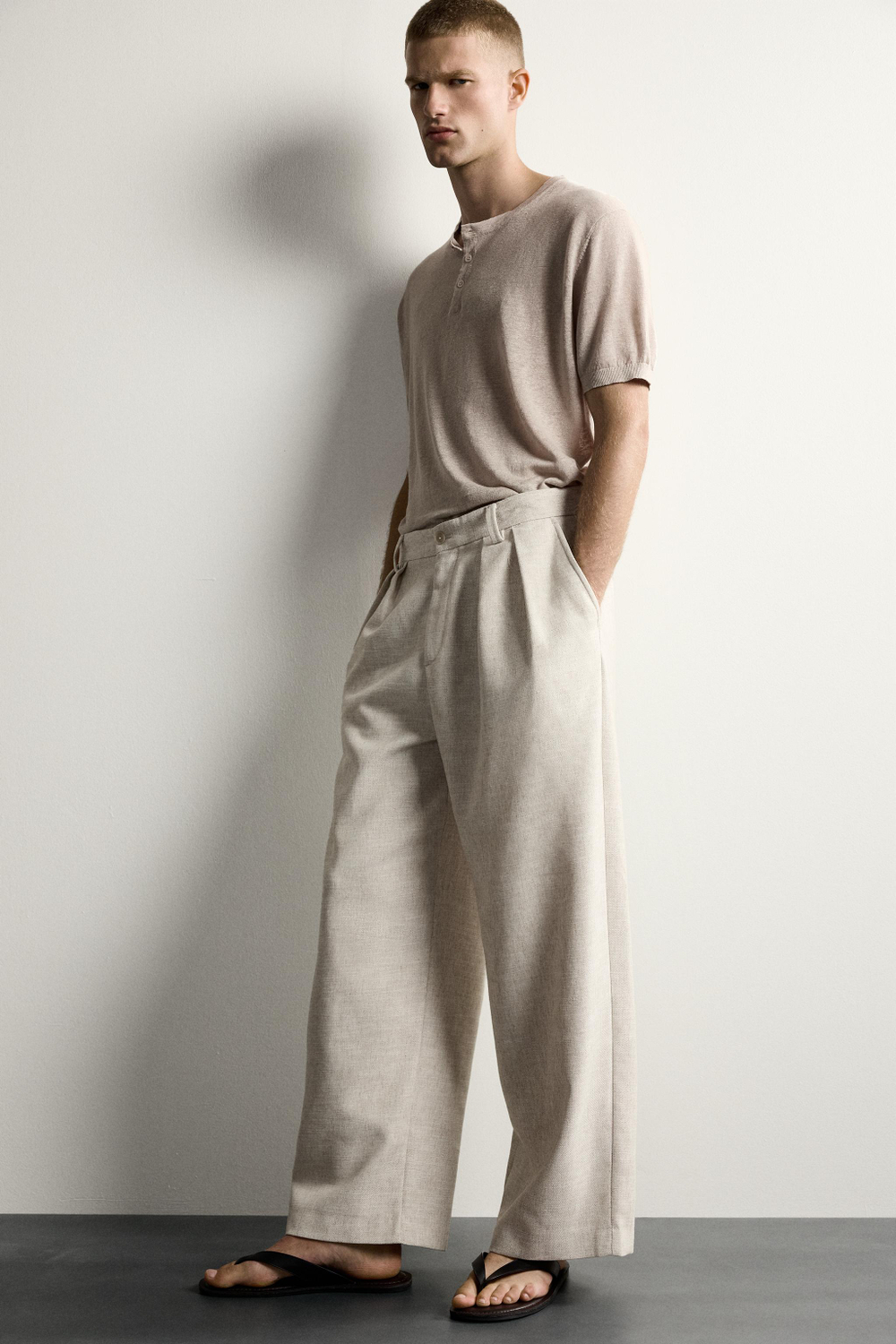 БРЮКИ СВОБОДНОГО КРОЯ СО СКЛАДКАМИ — ZARA