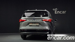 Toyota Sienna 2.5 Hybrid 2WD — 2023